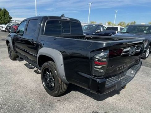 Used 2022 Toyota Tacoma SR image 8