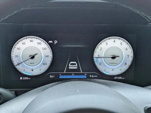 Used 2022 Hyundai Elantra Limited w/ Cargo Package FWD image 11