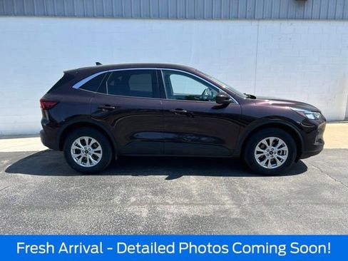 Used 2023 Ford Escape Active w/ Tech Pack #2 AWD/4WD image 4