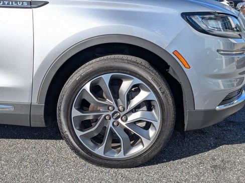 Used 2022 Lincoln Nautilus Reserve w/ Luxury Package image 11