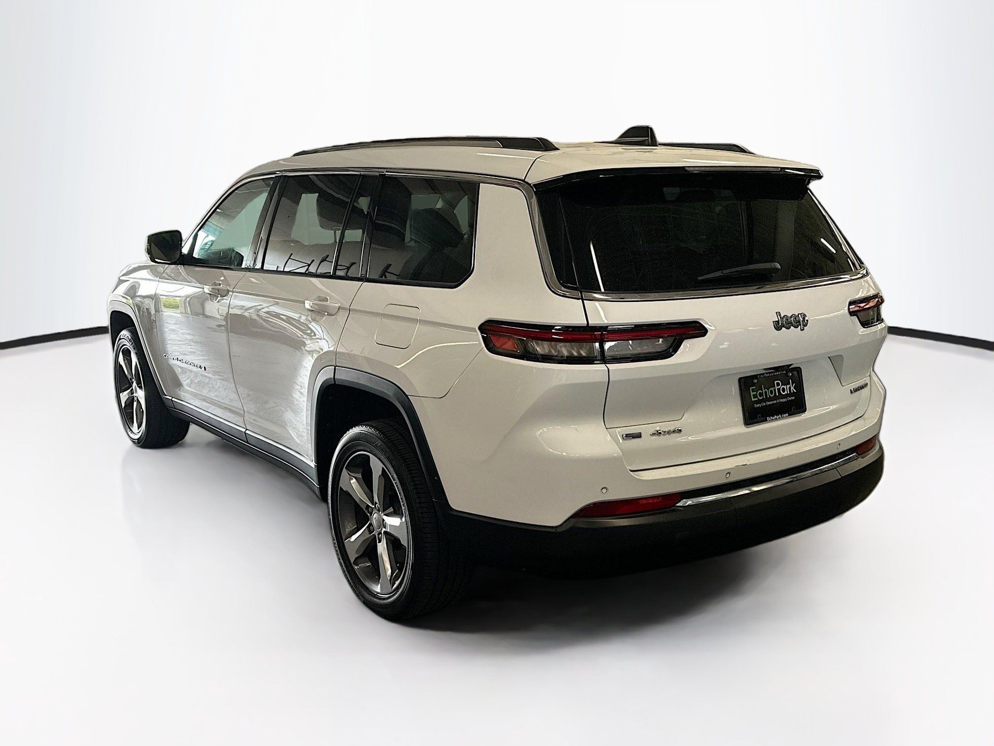 Used 2022 Jeep Grand Cherokee L Limited AWD/4WD image 5