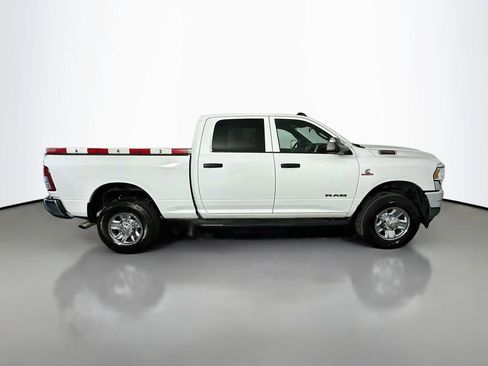 Used 2022 RAM 2500 Tradesman w/ Chrome Appearance Group AWD/4WD image 8