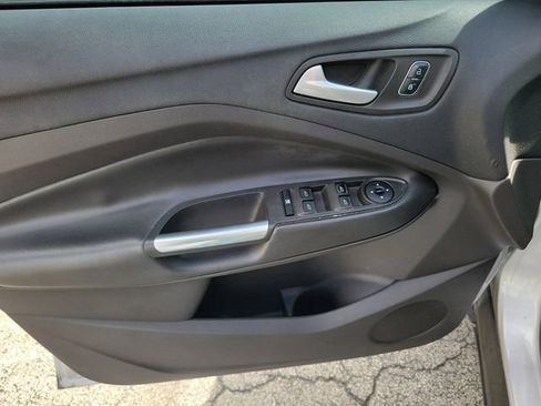 Used 2018 Ford Escape SE FWD image 13