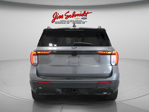 Used 2025 Ford Explorer ST-Line w/ ST-Line Street Pack AWD/4WD image 5