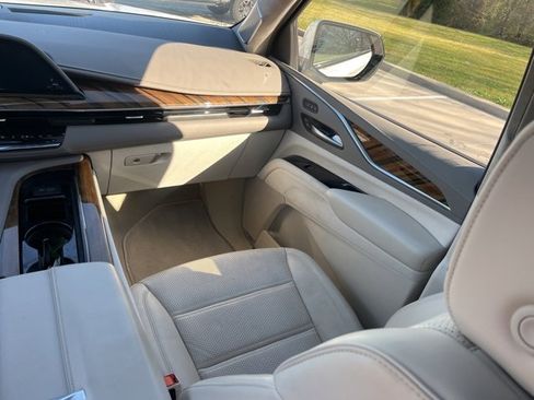Used 2023 Cadillac Escalade Sport Platinum image 43