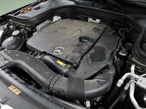 Used 2021 Mercedes-Benz GLC 300 image 43