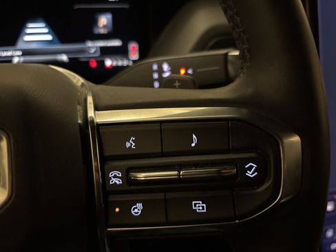 Used 2025 GMC Yukon Denali image 16