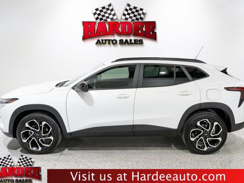 Used 2024 Chevrolet Trax RS w/ Sunroof Package FWD image 1