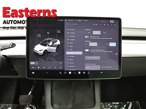 Used 2022 Tesla Model Y Long Range image 12