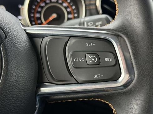 Used 2023 Jeep Gladiator Overland image 19