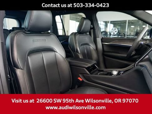 Used 2023 Jeep Grand Cherokee Overland AWD/4WD image 31