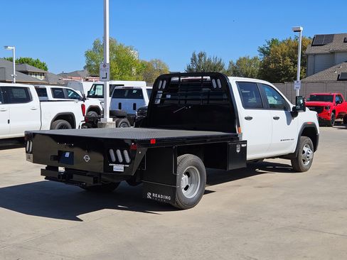 New 2025 GMC Sierra 3500 Pro w/ Convenience Package image 3