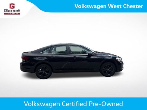 Used 2024 Volkswagen Jetta SE w/ Panoramic Sunroof Package FWD image 7