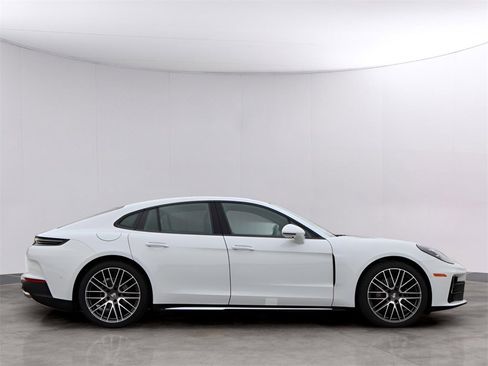New 2026 Porsche Panamera image 9