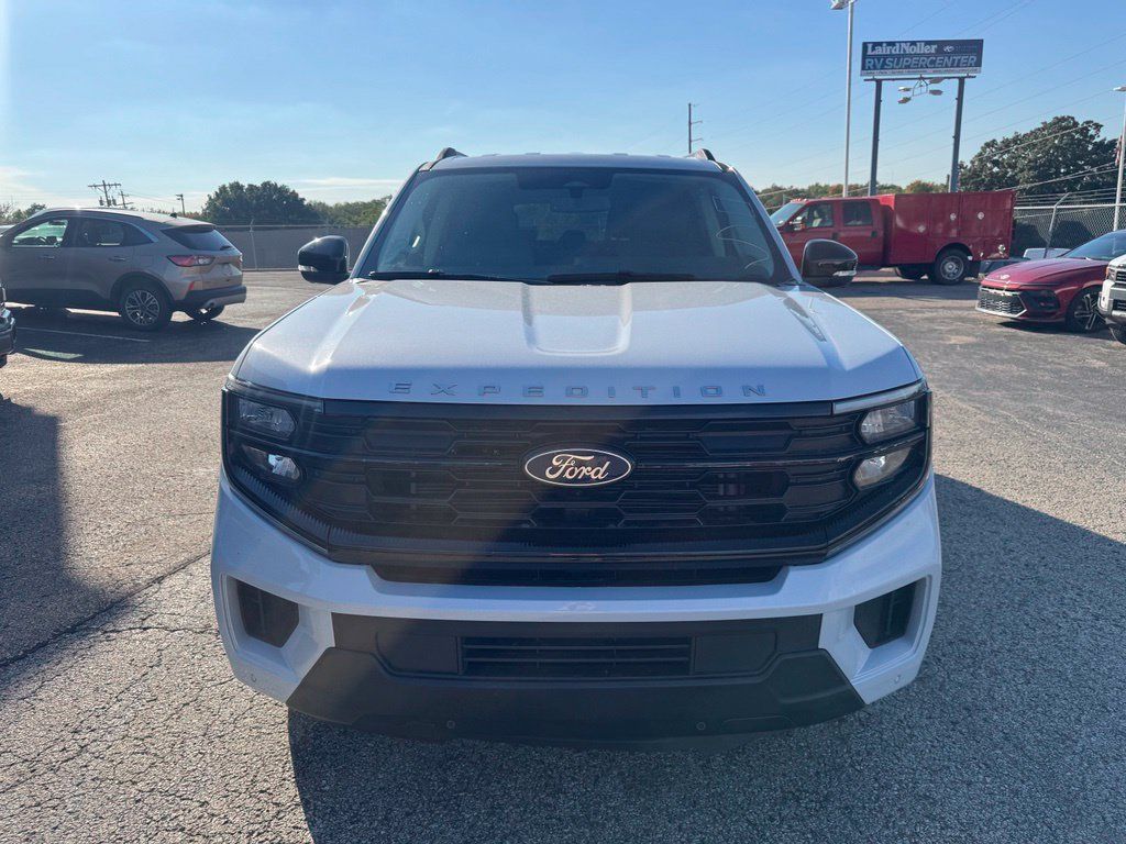 Used 2026 Ford Expedition Max Active AWD/4WD image 2
