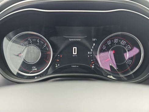 Used 2015 Dodge Challenger R/T RWD image 21