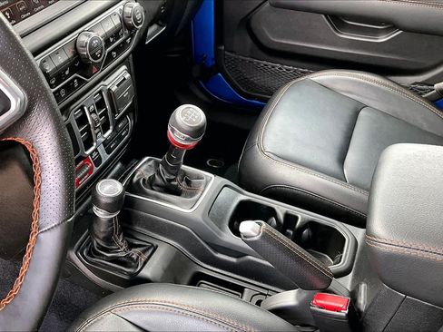 Used 2022 Jeep Gladiator Mojave w/ LED Lighting Group AWD/4WD image 32