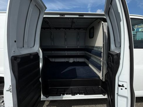 Used 2019 Chevrolet Express 2500 RWD image 23