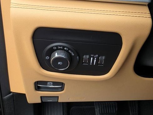 Used 2022 Jeep Grand Cherokee L Summit AWD/4WD image 36