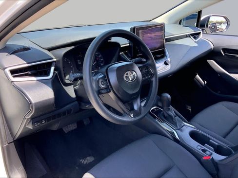 Used 2025 Toyota Corolla LE FWD image 17