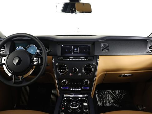 Certified 2024 Rolls-Royce Cullinan image 11
