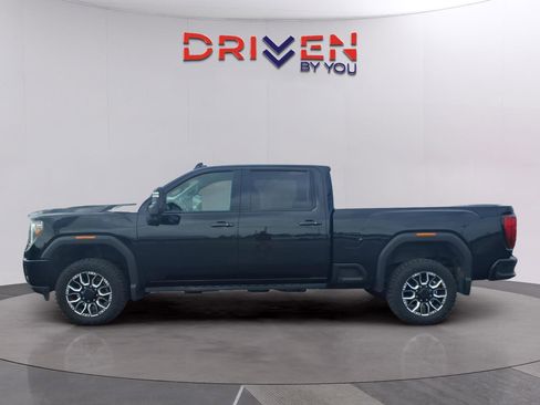 Used 2023 GMC Sierra 2500 AT4 w/ AT4 Preferred Package AWD/4WD image 2