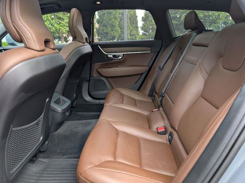 Used 2022 Volvo V90 B6 Cross Country w/ Protection Package AWD/4WD image 11