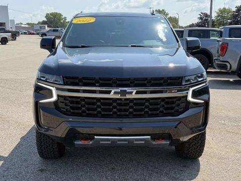 Used 2022 Chevrolet Tahoe Z71 w/ Luxury Package AWD/4WD image 3