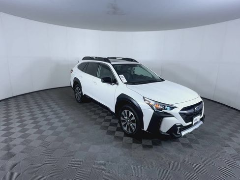 Used 2023 Subaru Outback Limited AWD/4WD image 2