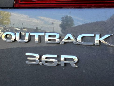 Used 2019 Subaru Outback 3.6R Limited image 11
