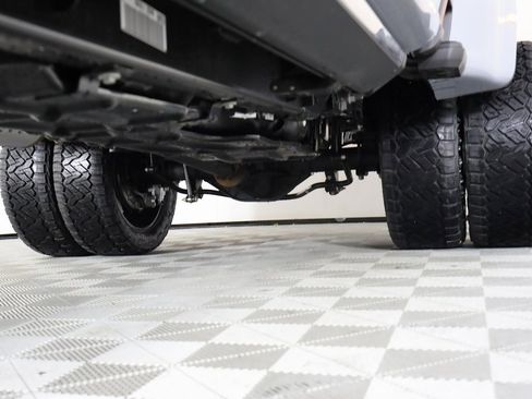 Used 2025 Ford F450 Platinum w/ FX4 Off-Road Package image 62