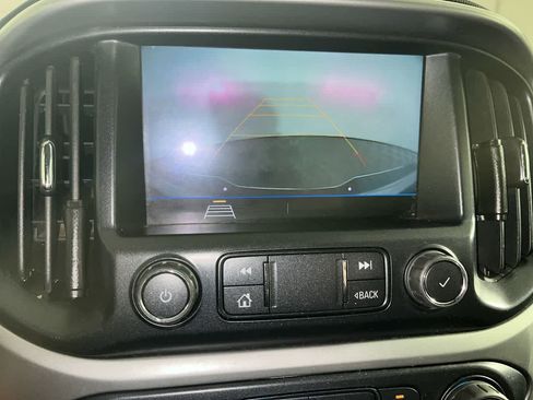 Used 2022 Chevrolet Colorado LT w/ Fleet Safety Package image 19