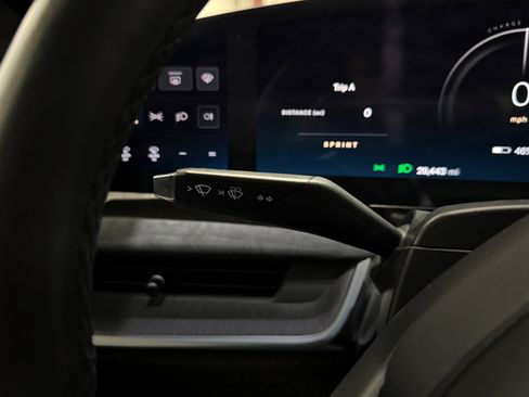 Used 2022 Lucid Air Grand Touring image 21