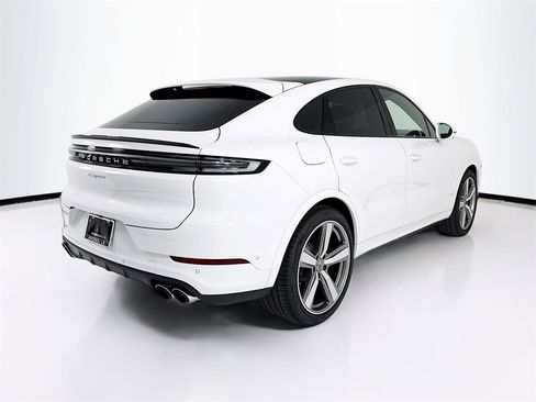 New 2025 Porsche Cayenne Coupe image 9