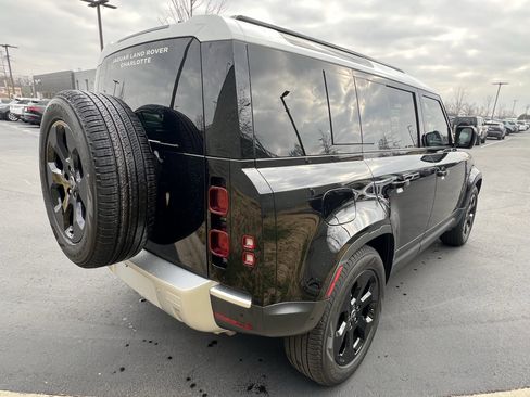 Used 2025 Land Rover Defender 110 S image 7