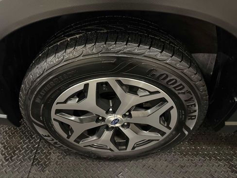 Used 2020 Subaru Forester Premium image 8
