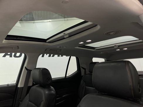 Used 2019 Chevrolet Traverse Premier w/ Driver Confidence II Package FWD image 12