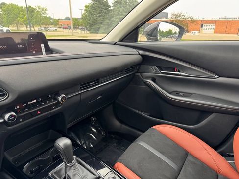 Certified 2025 MAZDA CX-30 Carbon AWD/4WD image 22