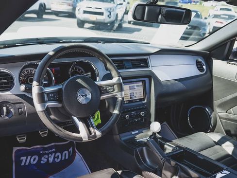 Used 2013 Ford Mustang GT Premium w/ Electronics Pkg RWD image 2