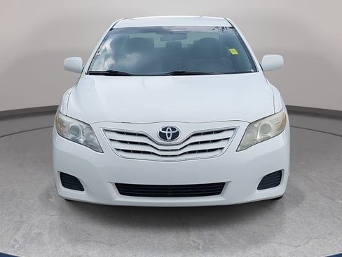 Used 2011 Toyota Camry LE w/ LE Extra-Value Pkg FWD image 2