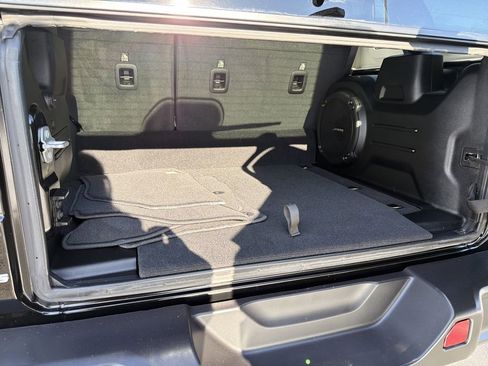 Used 2023 Jeep Wrangler Unlimited Sahara w/ Cold Weather Group image 29