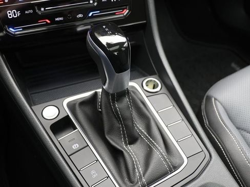 Used 2025 Volkswagen Jetta SEL image 27