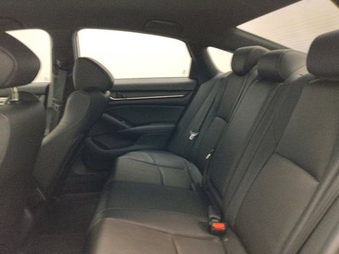 Used 2018 Honda Accord Sport image 18