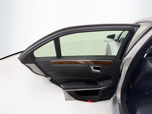 Used 2014 Mercedes-Benz E 350 4MATIC Sedan image 27