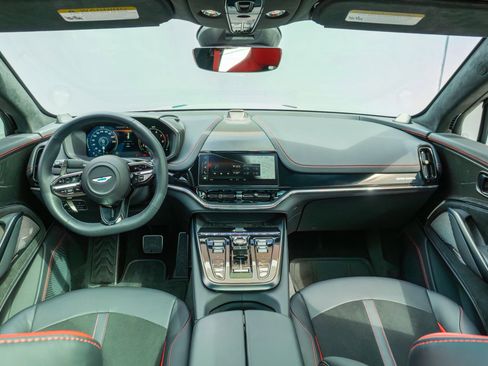 Used 2025 Aston Martin DBX 707 image 15