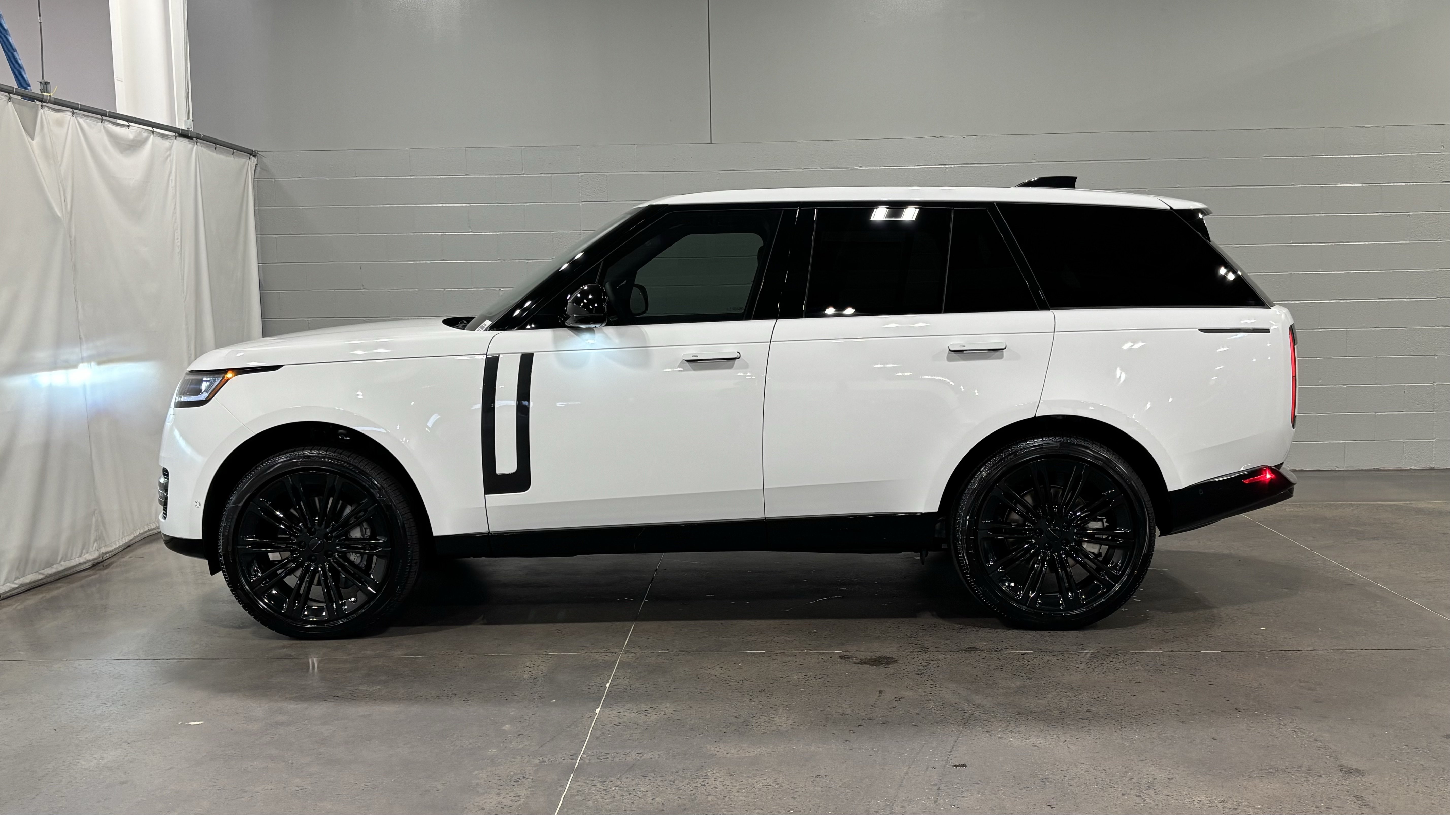 New 2026 Land Rover Range Rover SE AWD/4WD image 7