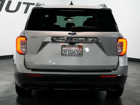 Used 2023 Ford Explorer XLT RWD image 5