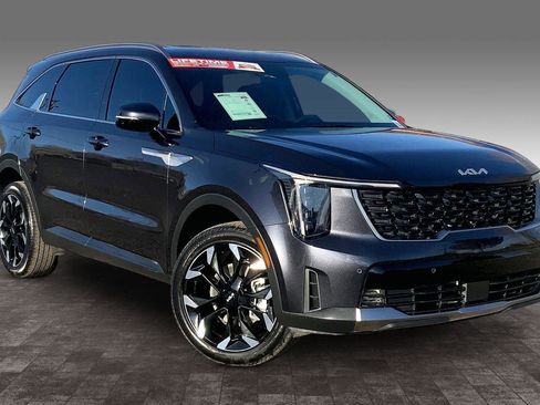 Used 2025 Kia Sorento EX image 3