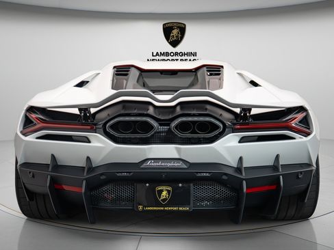 Used 2024 Lamborghini Revuelto AWD/4WD image 5
