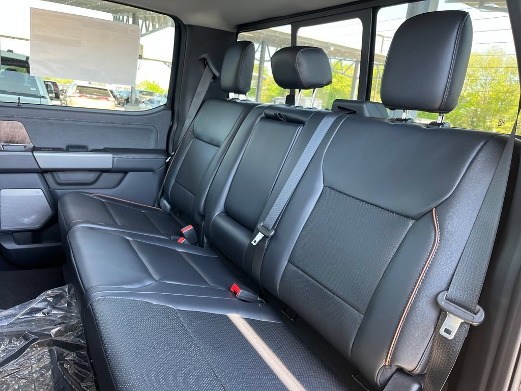 New 2026 Ford F250 Lariat w/ Black Appearance Package AWD/4WD image 26